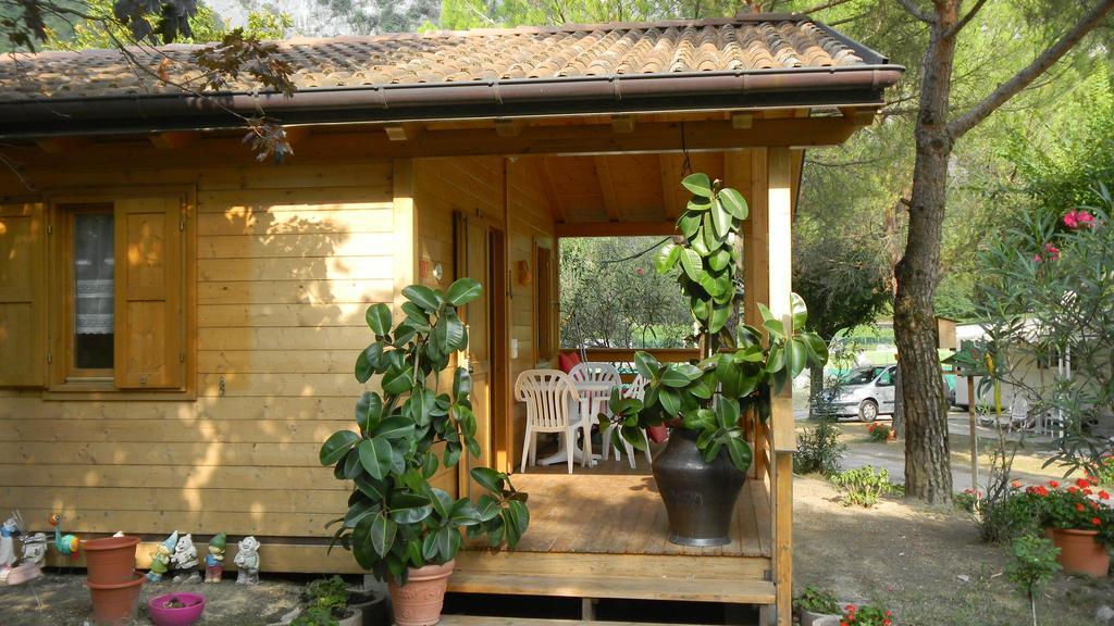 Camping Daino 호텔 피에트라무라타 외부 사진